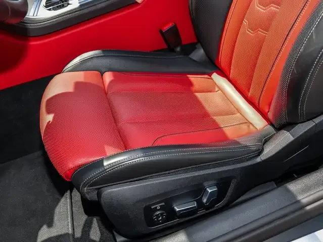 BMW 840