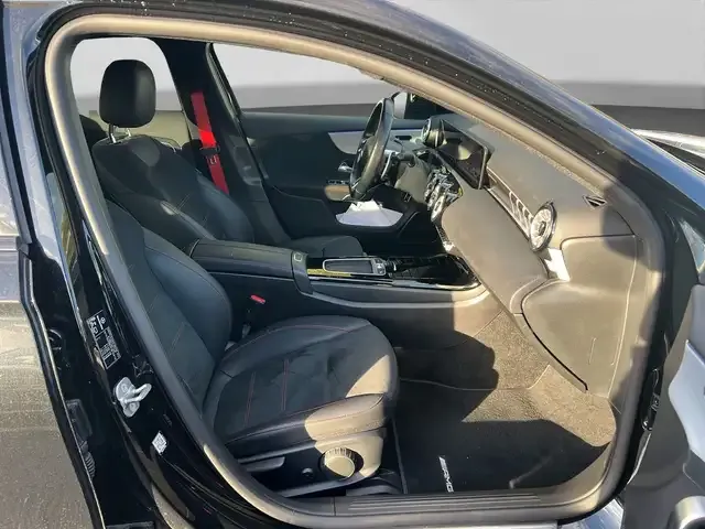 Mercedes-Benz A 35 AMG