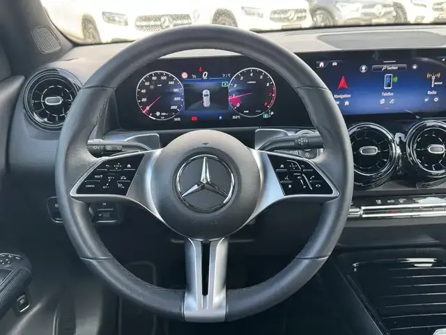 Mercedes-Benz GLB 200