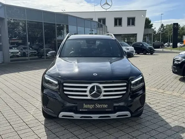 Mercedes-Benz GLB 200