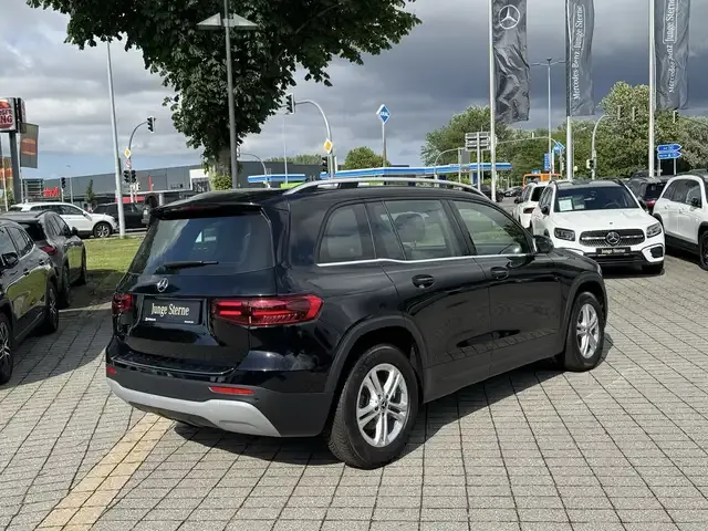 Mercedes-Benz GLB 200