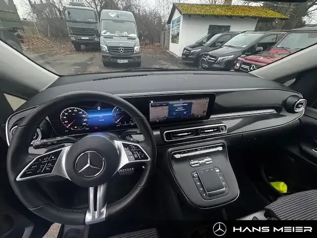 Mercedes-Benz V 250