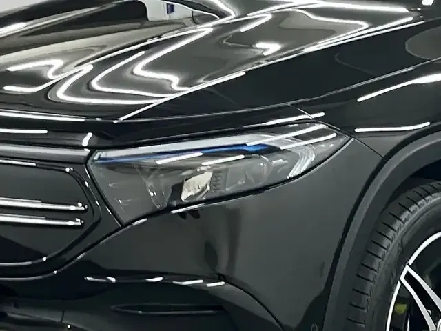 Mercedes-Benz EQB 300