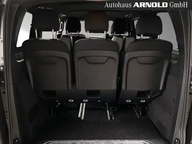 Mercedes-Benz V 220