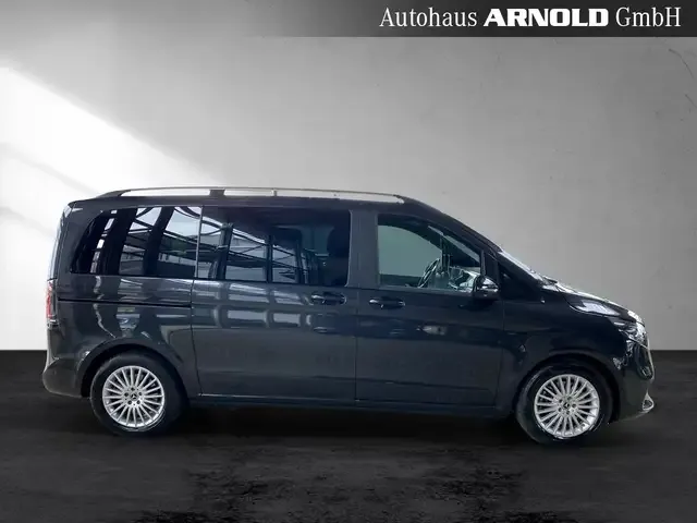Mercedes-Benz V 220