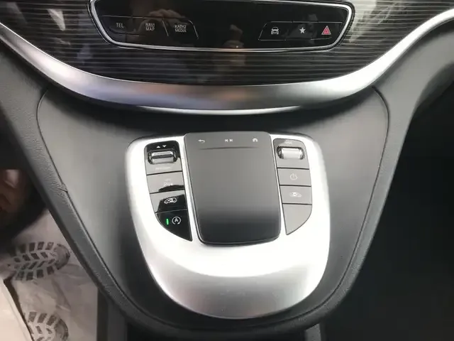 Mercedes-Benz V 250