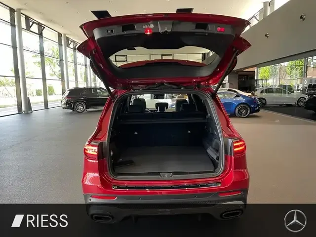 Mercedes-Benz GLB 200