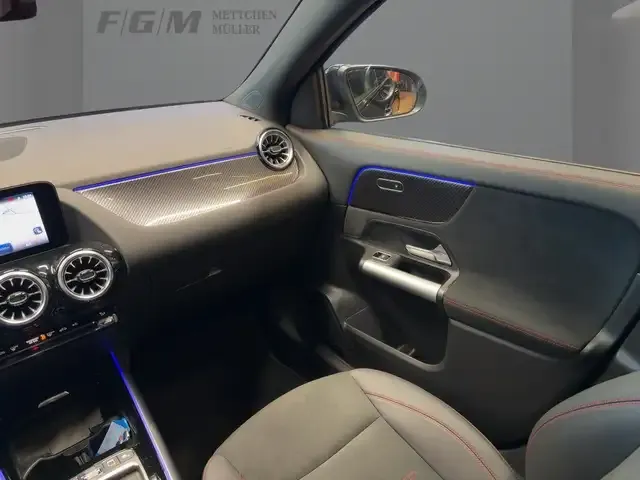 Mercedes-Benz GLA 180