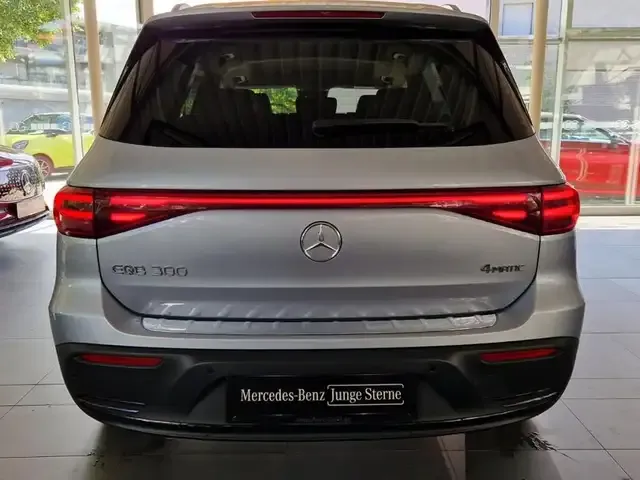 Mercedes-Benz EQB 300