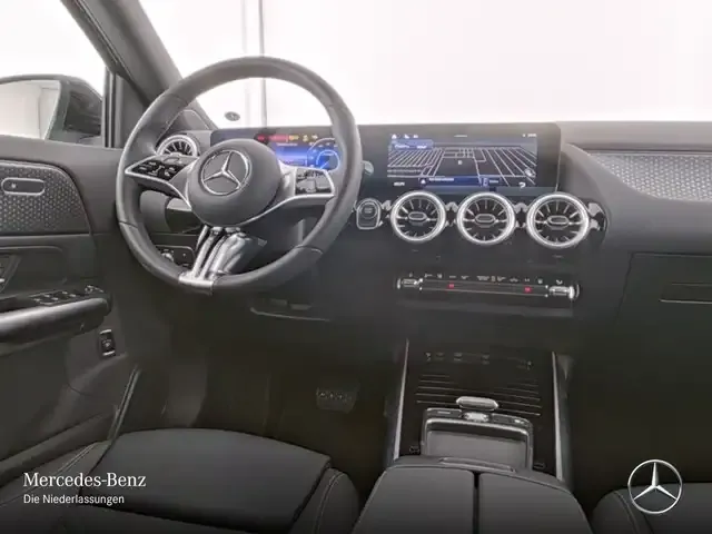 Mercedes-Benz EQA 300