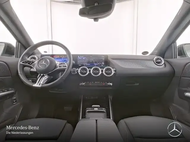 Mercedes-Benz EQA 300