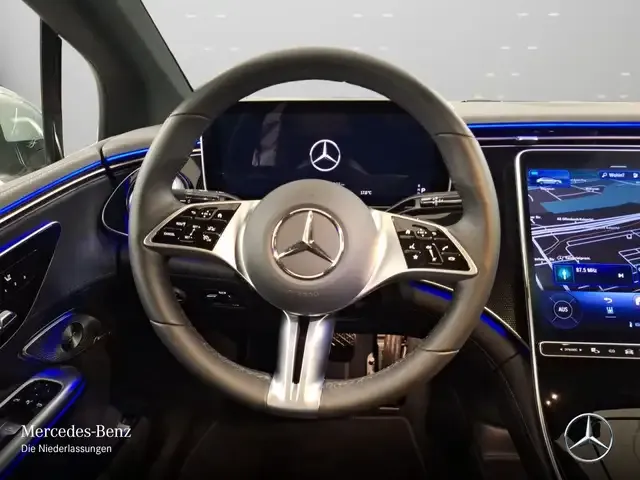 Mercedes-Benz EQE 300