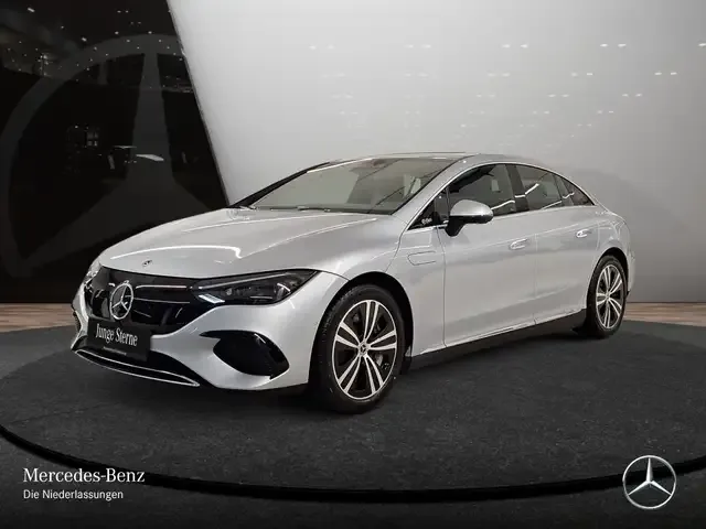 Mercedes-Benz EQE 300