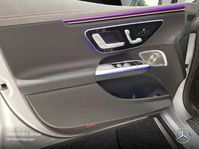 Mercedes-Benz EQE 300