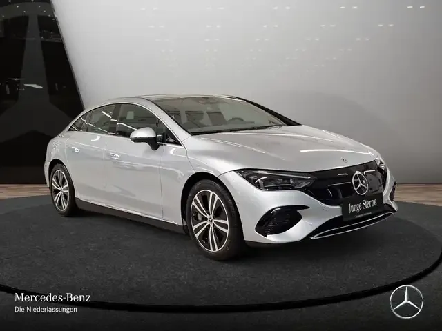 Mercedes-Benz EQE 300
