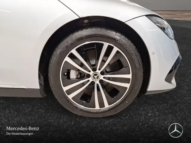 Mercedes-Benz EQE 300