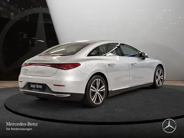 Mercedes-Benz EQE 300