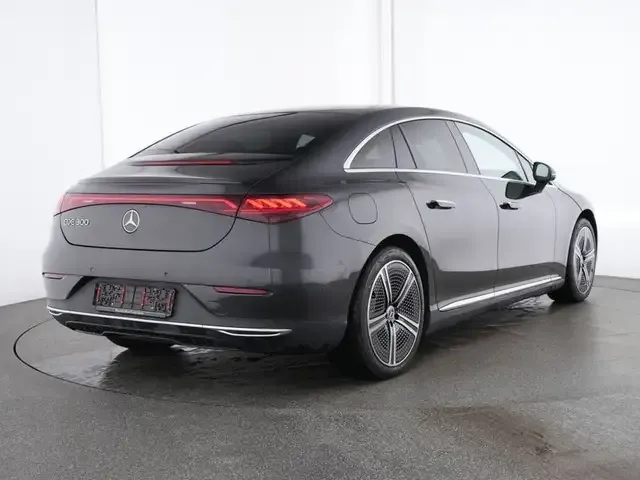 Mercedes-Benz EQE 300