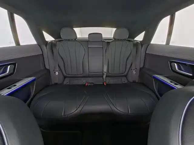 Mercedes-Benz EQE 300