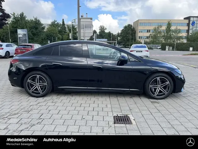 Mercedes-Benz EQE 300
