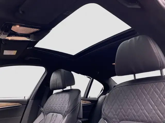 BMW M550