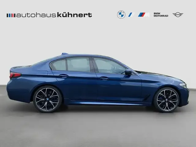 BMW M550