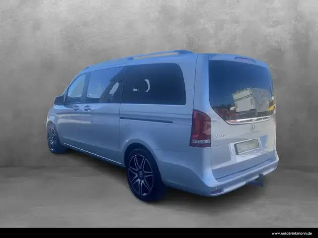 Mercedes-Benz V 220