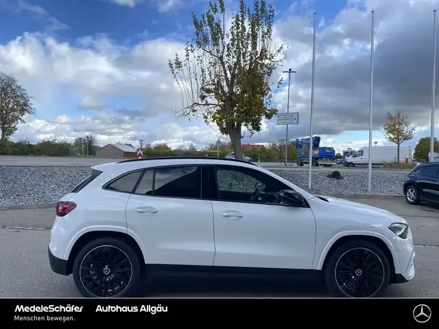 Mercedes-Benz GLA 200