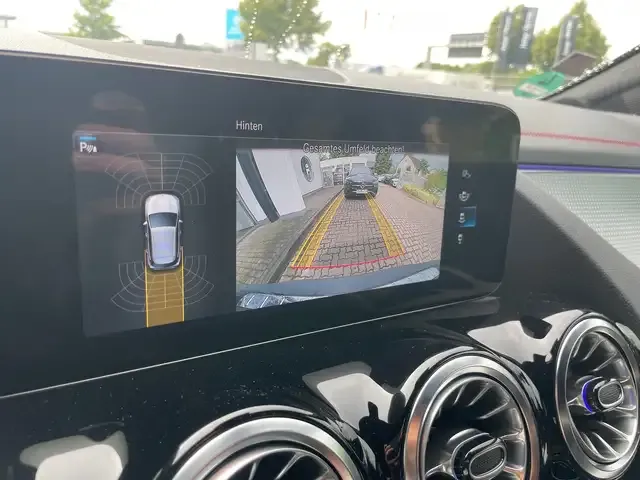 Mercedes-Benz EQA 300
