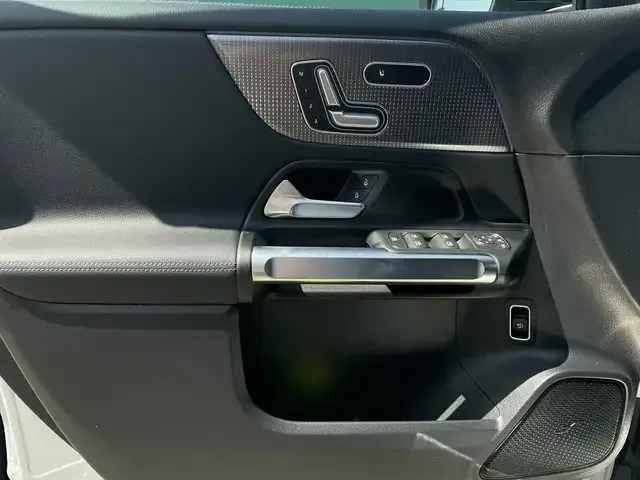 Mercedes-Benz EQB 350