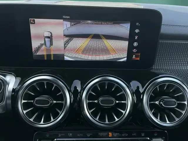 Mercedes-Benz EQB 350