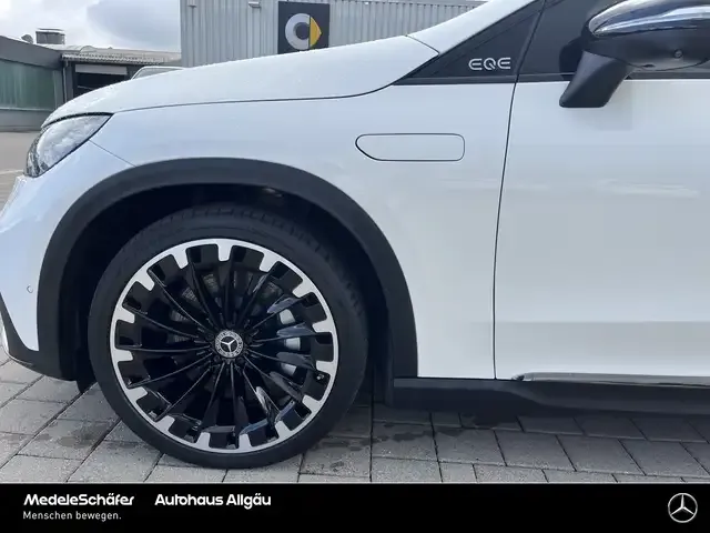 Mercedes-Benz EQE SUV