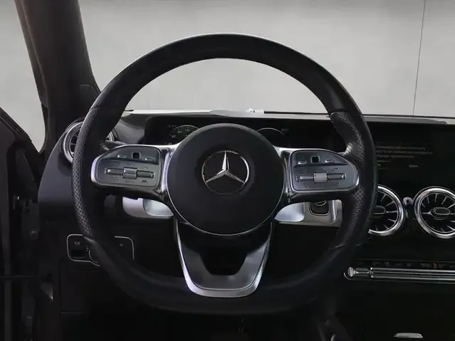 Mercedes-Benz EQB 350