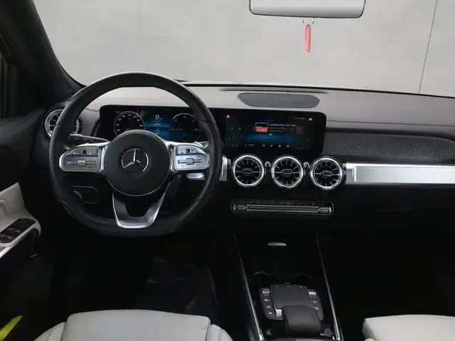Mercedes-Benz EQB 350