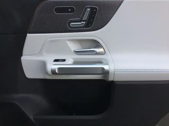 Mercedes-Benz EQB 350