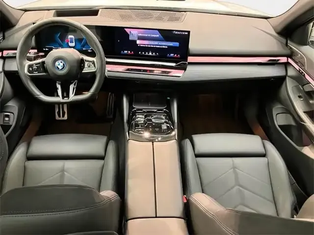 BMW i5
