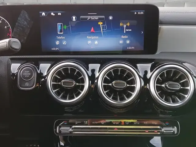 Mercedes-Benz CLA 200