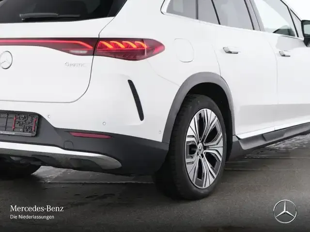 Mercedes-Benz EQE SUV