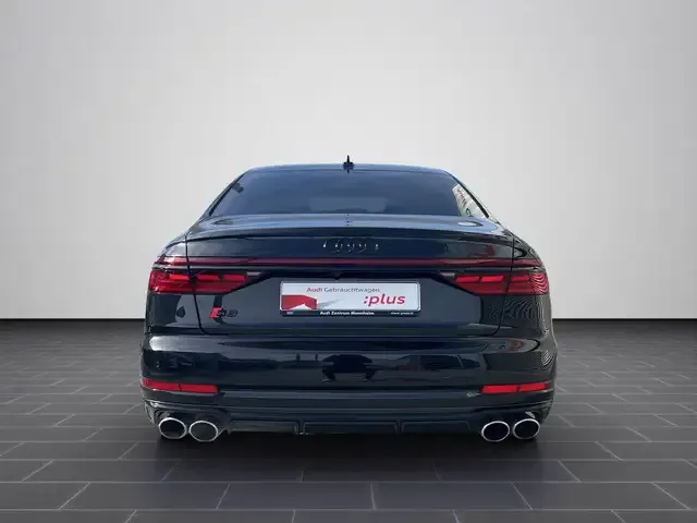 Audi S8