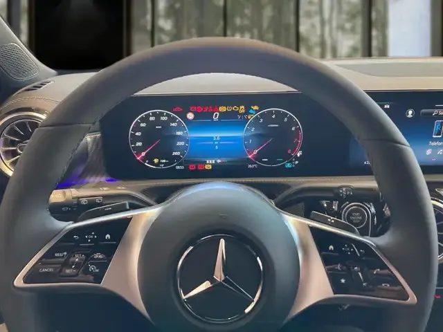 Mercedes-Benz CLA 180