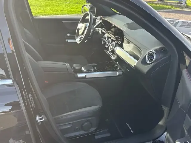 Mercedes-Benz EQB 300