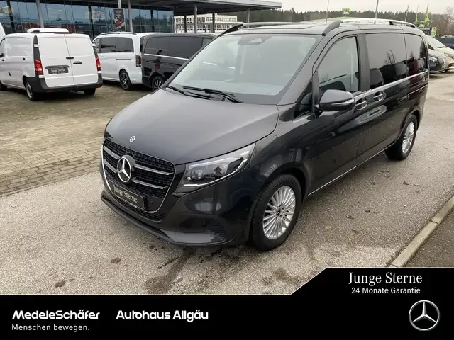 Mercedes-Benz V 220