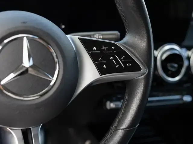 Mercedes-Benz GLB 180