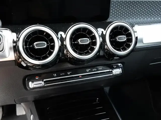 Mercedes-Benz GLB 180