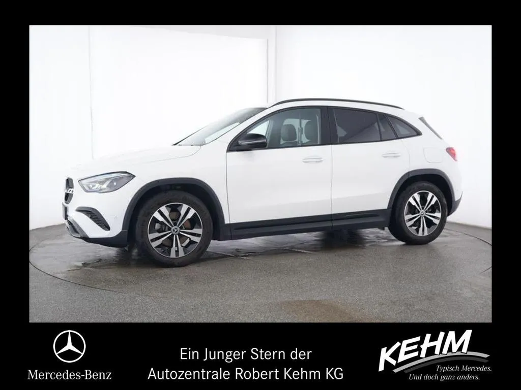Mercedes-Benz GLA 200