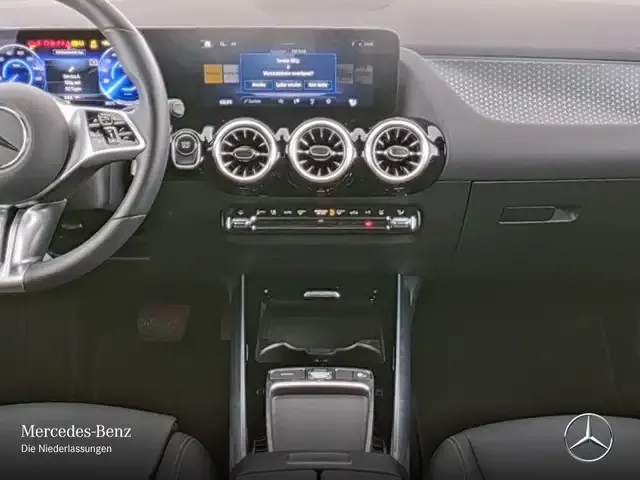 Mercedes-Benz EQA 300