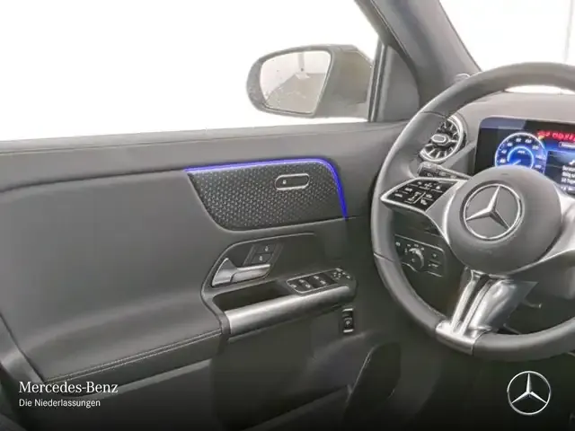 Mercedes-Benz EQA 300