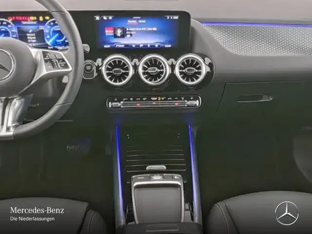 Mercedes-Benz EQA 300