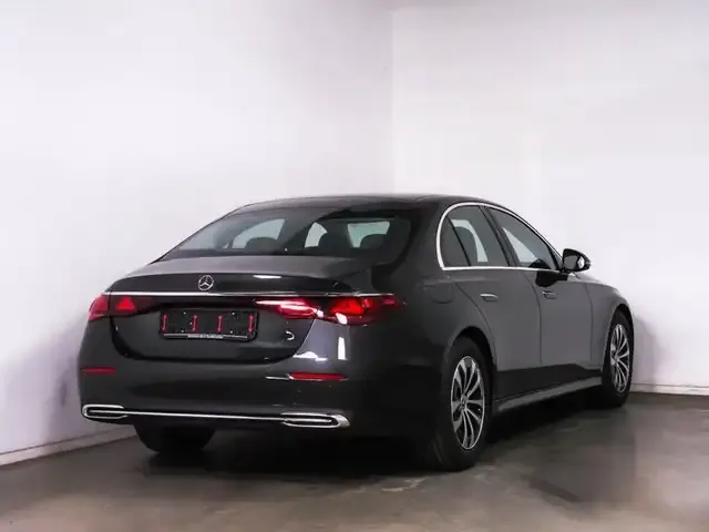 Mercedes-Benz E 200