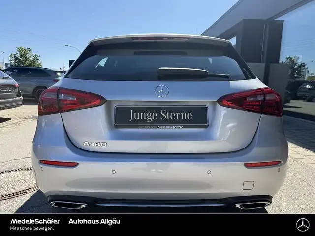Mercedes-Benz A 180